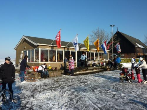 ijsclub-gebouw
